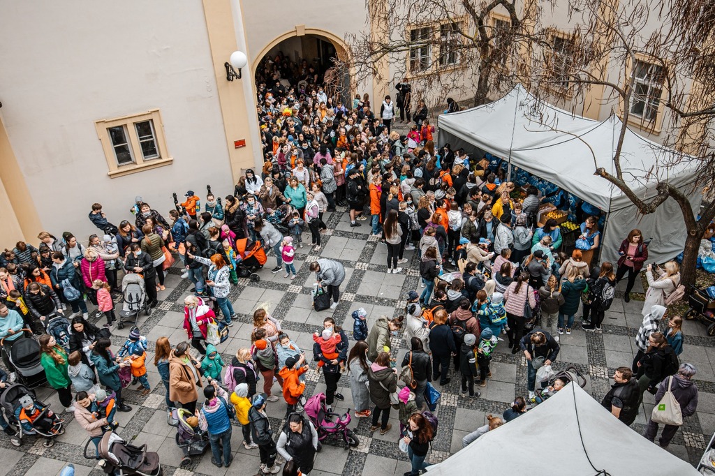 En Brno Sant’Egidio ofrece alimentos y material escolar para los refugiados de Ucrania